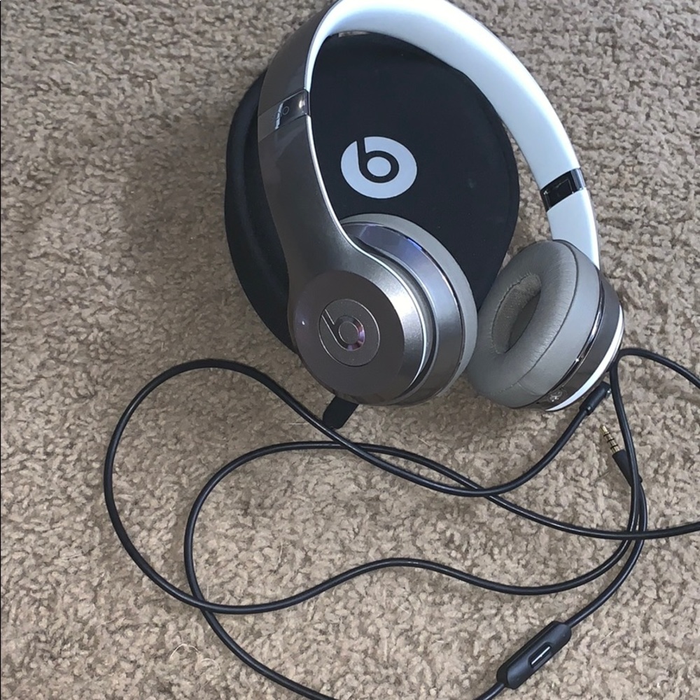 Wired Beats solo 3